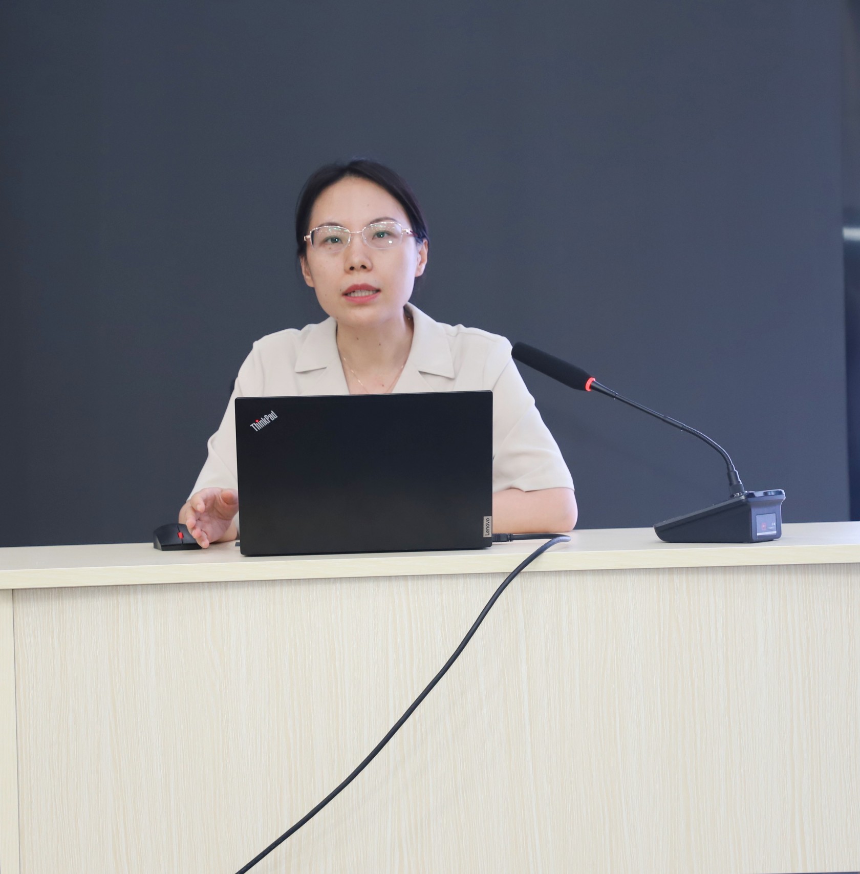 太阳能：公司董事长、董事及管理层合法合规认真履行职责