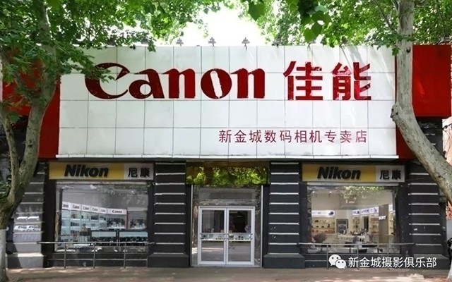 万润新能：公司持续秉承“顾客至上”的经营方针，充分关注挖掘客户需求及其变化，扩大销售渠道