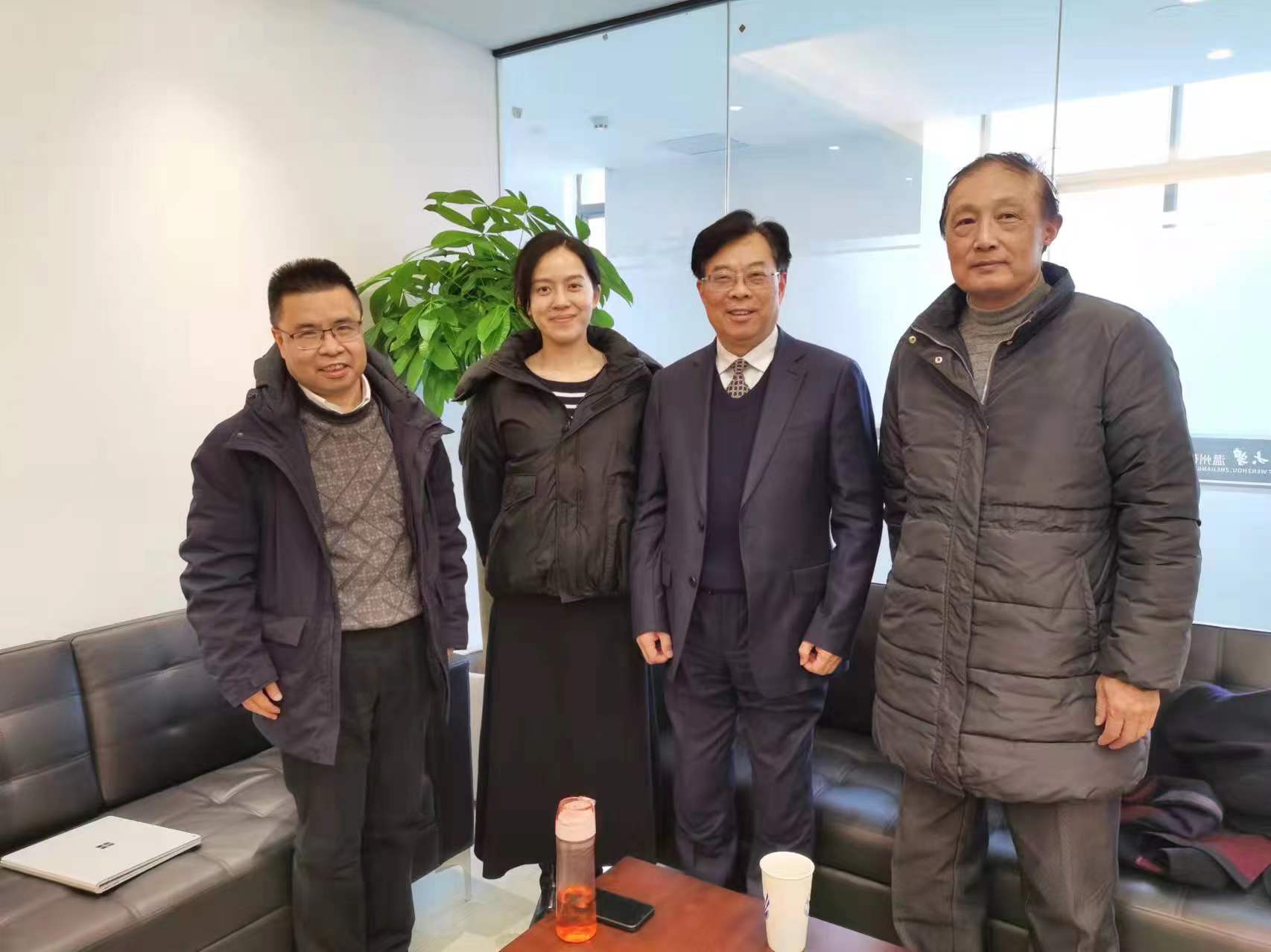 奥普特：公司研发团队核心成员由光学、机械、软件等交叉学科的高等教育背景人才组成
