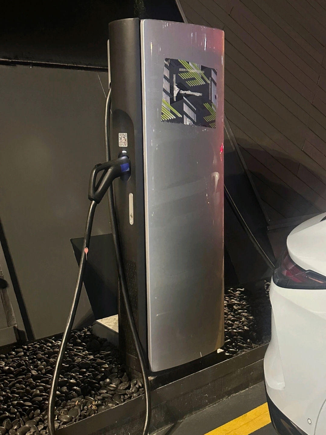 比亚迪获得实用新型专利授权：“顶盖组件、电池、储能装置及用电设备”