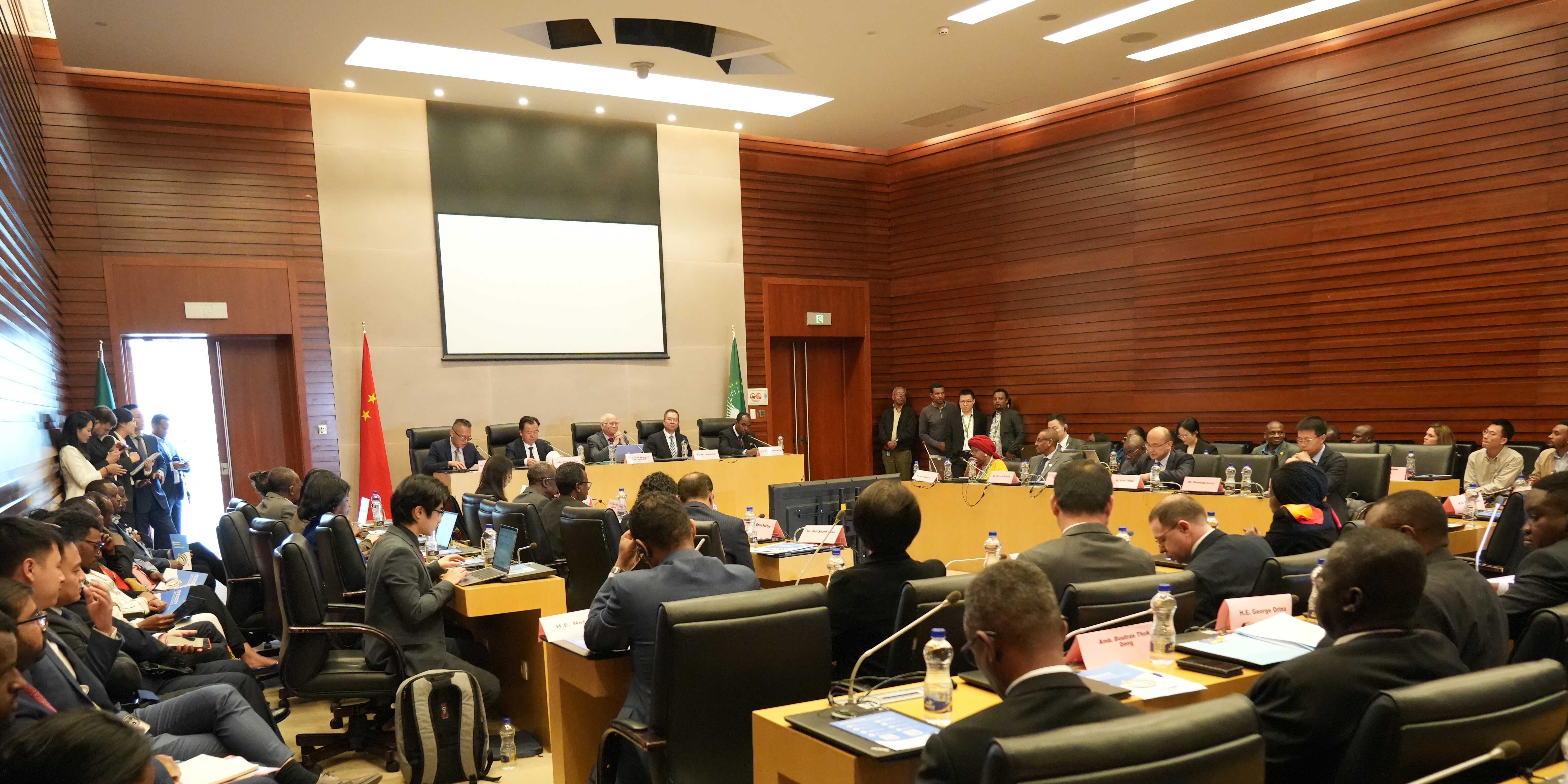 驻非盟使团胡长春大使辞行拜会非盟委员会副主席哈达迪