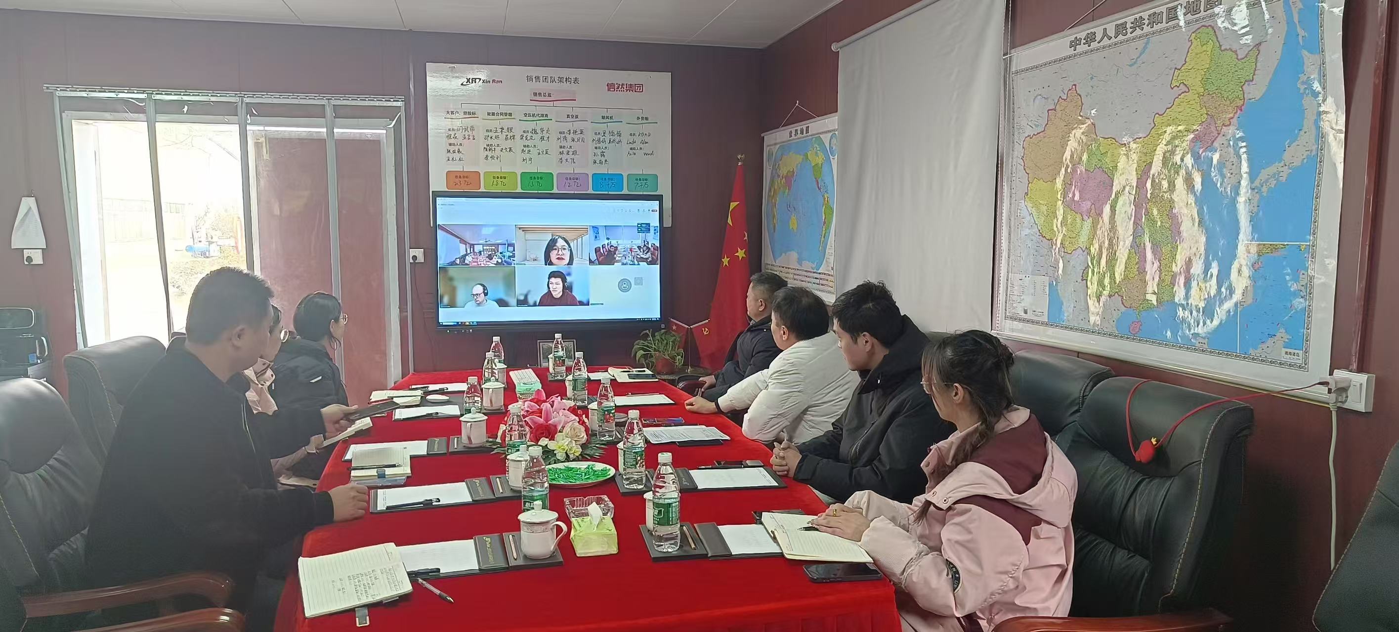 吕瑞浩公参同援非盟总部技术援助组进行工作交流