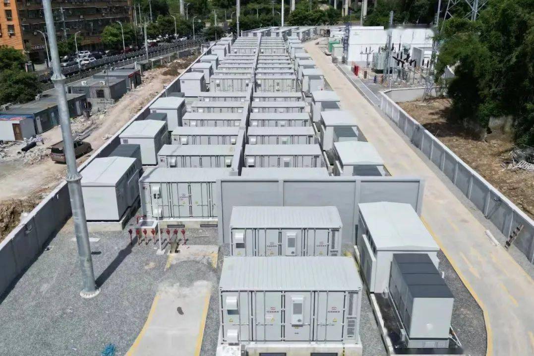 英维克获得实用新型专利授权:“一种换热板及储能集装箱”