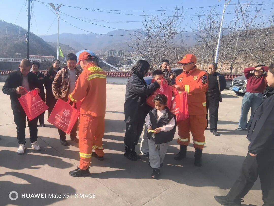 中国人寿总裁利明光谈渠道发展策略：多极增长引擎协同发力 个险渠道充分发挥核心主渠道作用