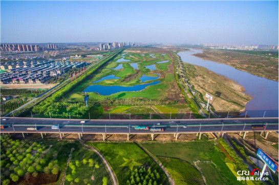债市公告精选 | 陕西西咸新区秦汉新城更正2025年末有息债务数据并披露逾期债务合计21.8亿;空港集团评级遭下调至AA-